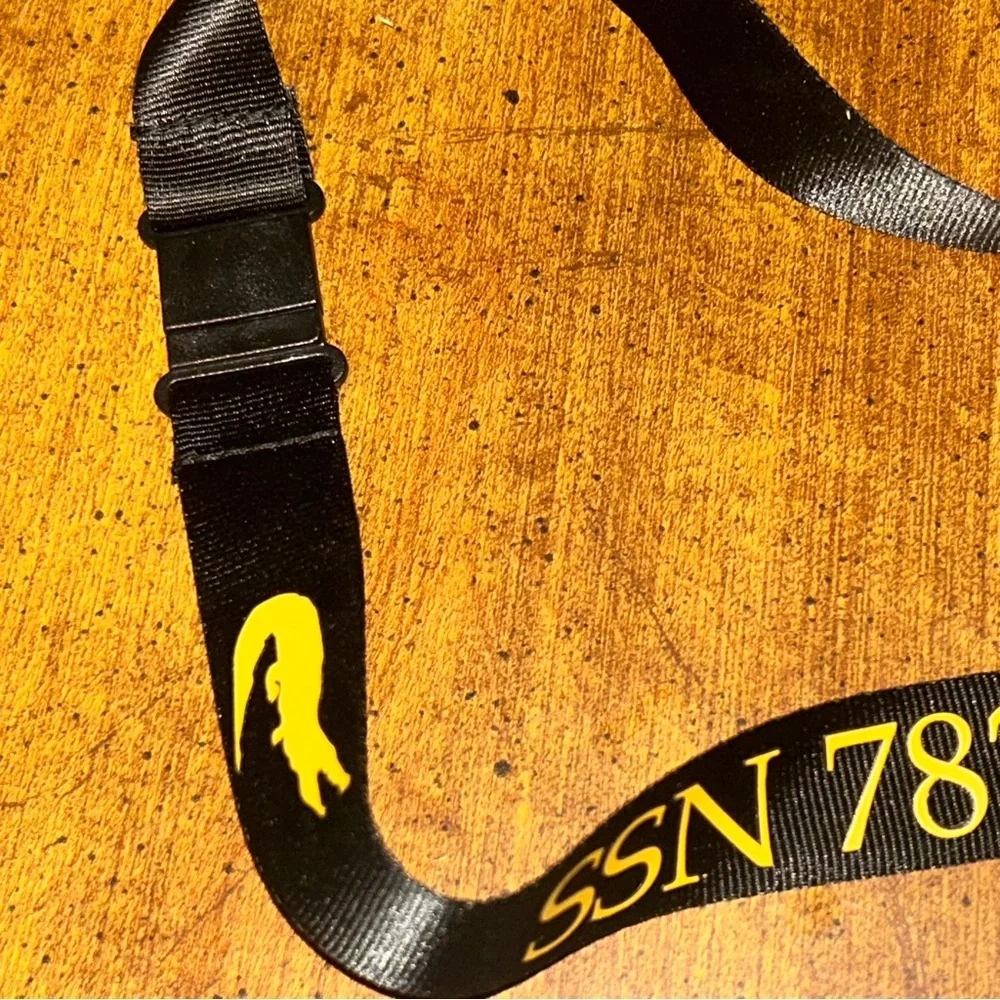 USS MISSISSIPPI SSN-782 DCMAV Black & Gold Key ID Badge Detachable Lanyard NWOT